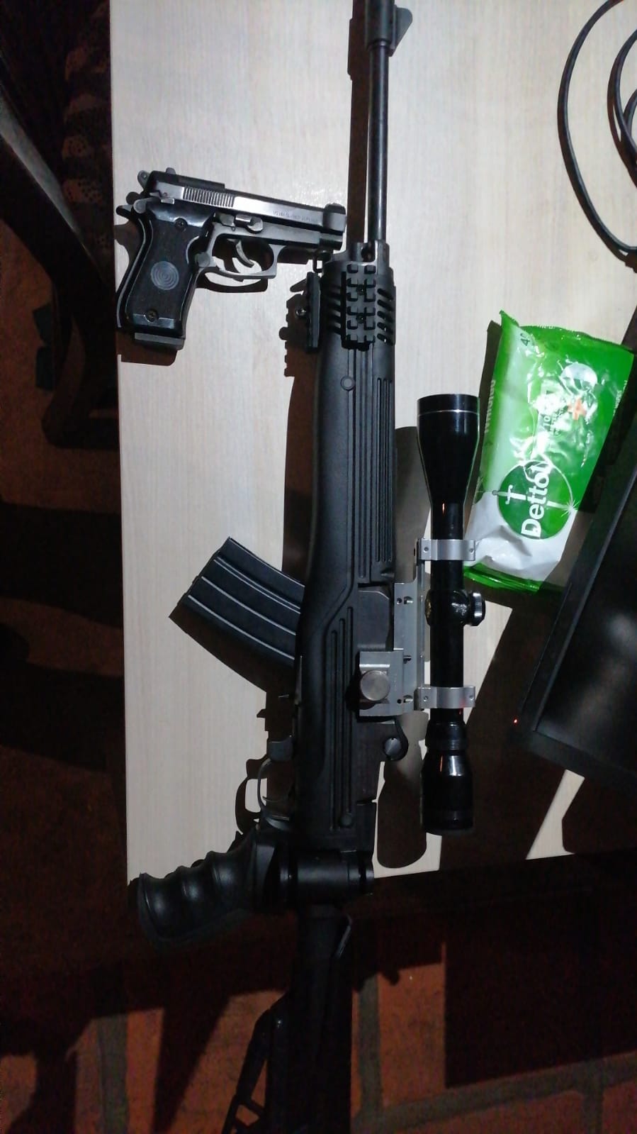 guns